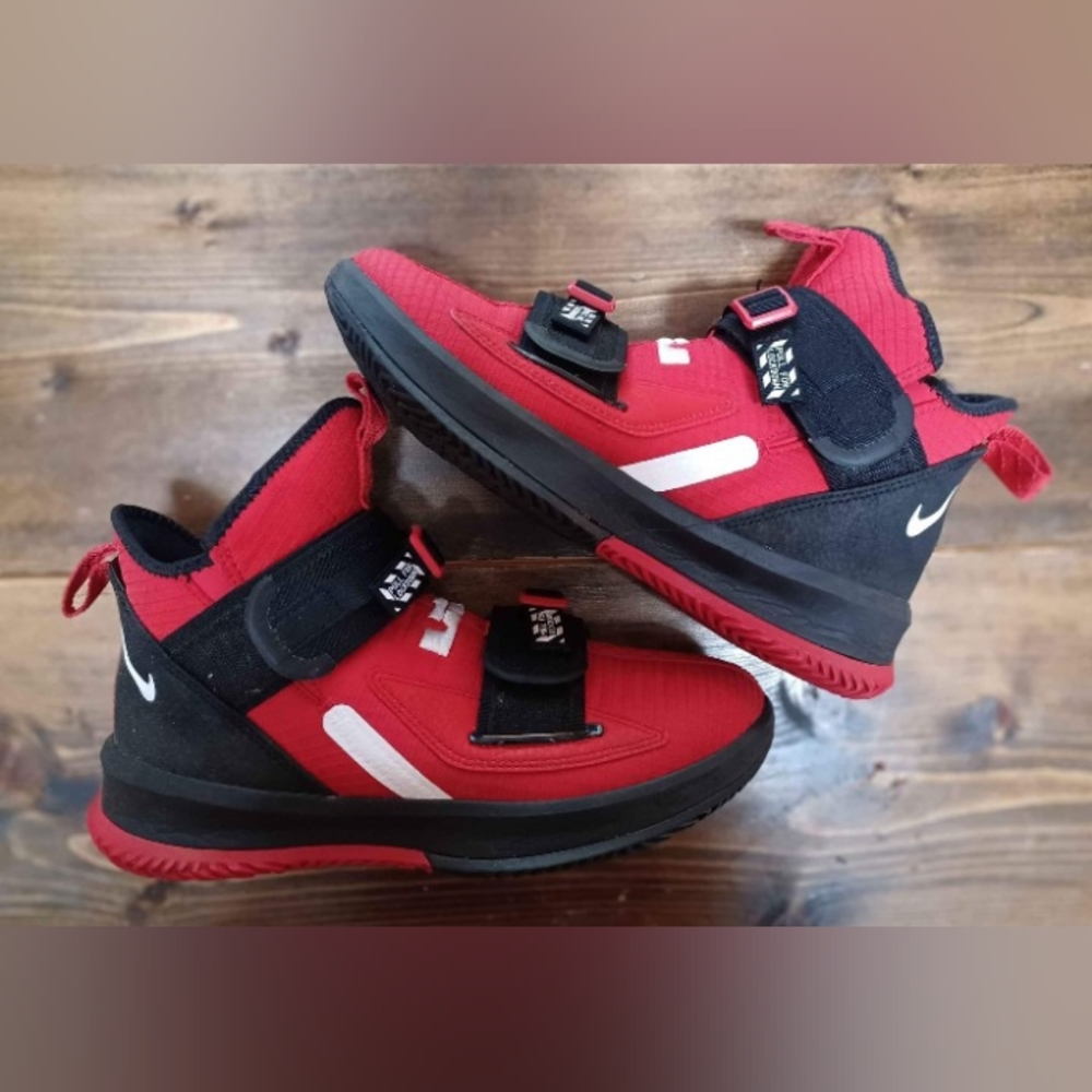 Nike Lebron Solider 13